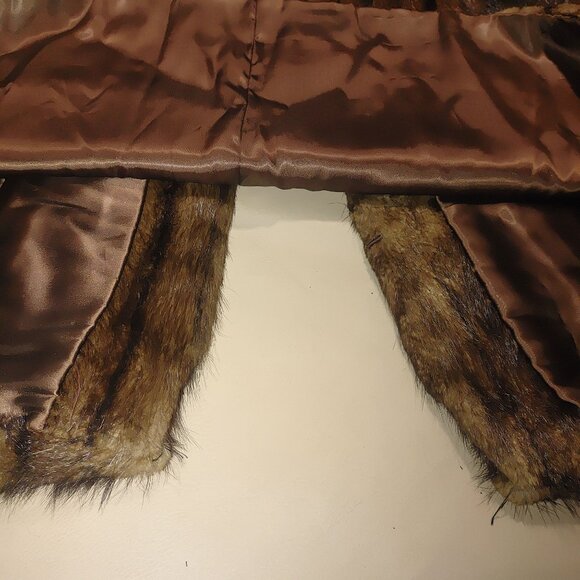 Large Animal Fur Shawl Stole Wrap Vintage Brown Satin Lining Hook Eyelets - Picture 8 of 12